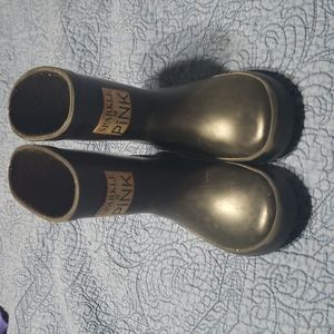 Little girls size 7 boots